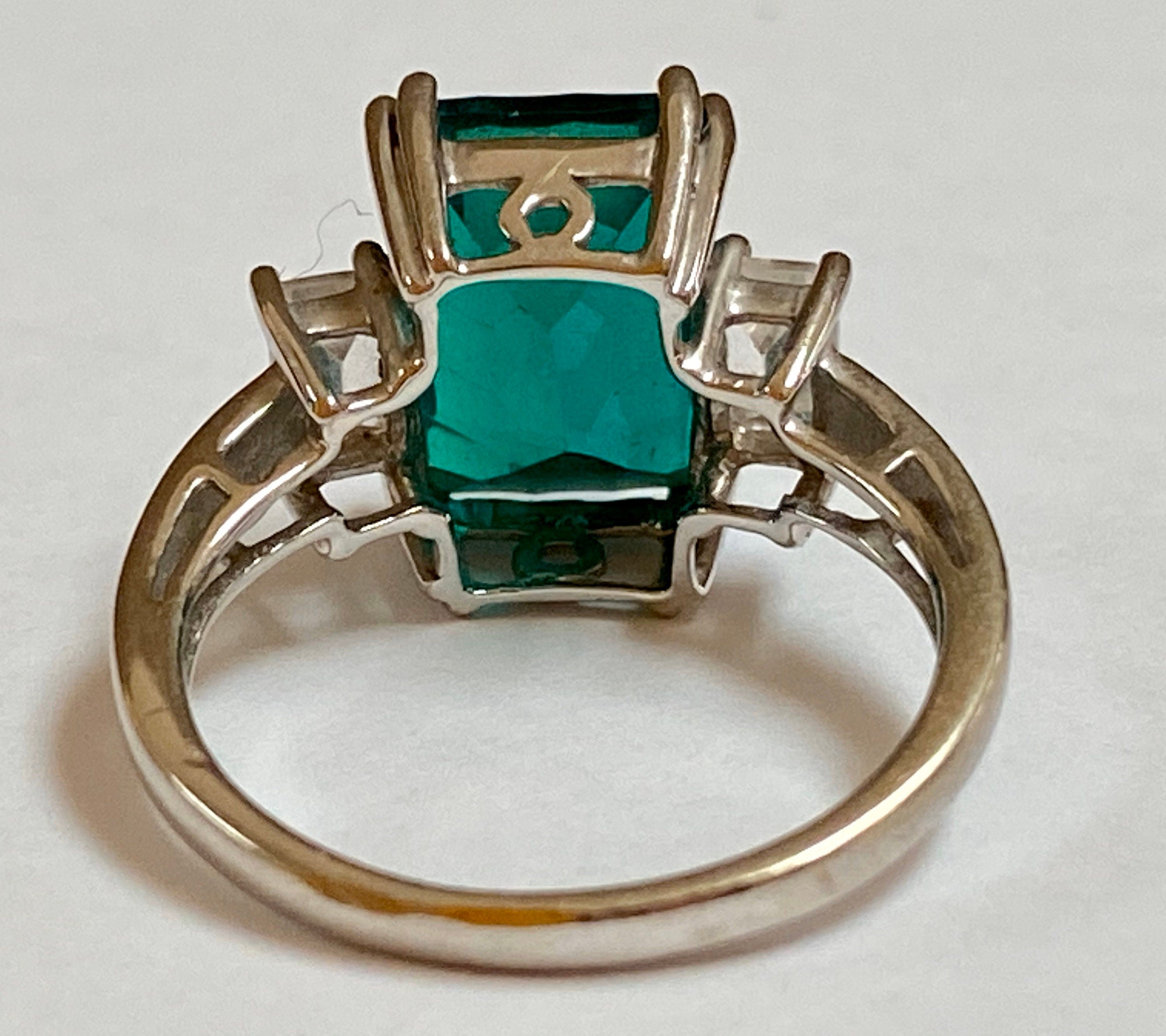 10K White Gold Emerald Cut Green Stone CZ Ring - Size 6.5
