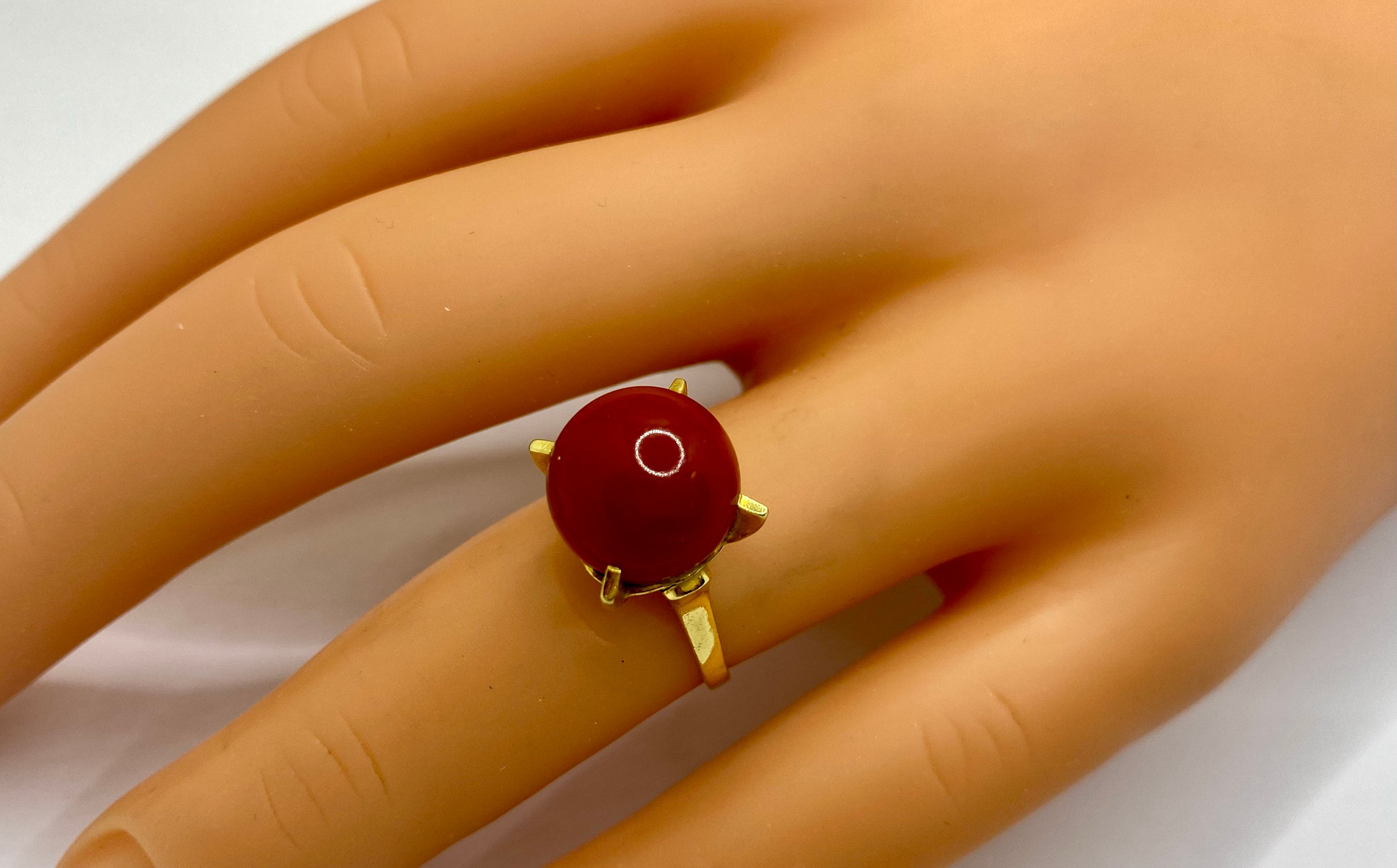 18K Gold Oxblood Coral Ball Ring - Size 5 3/4