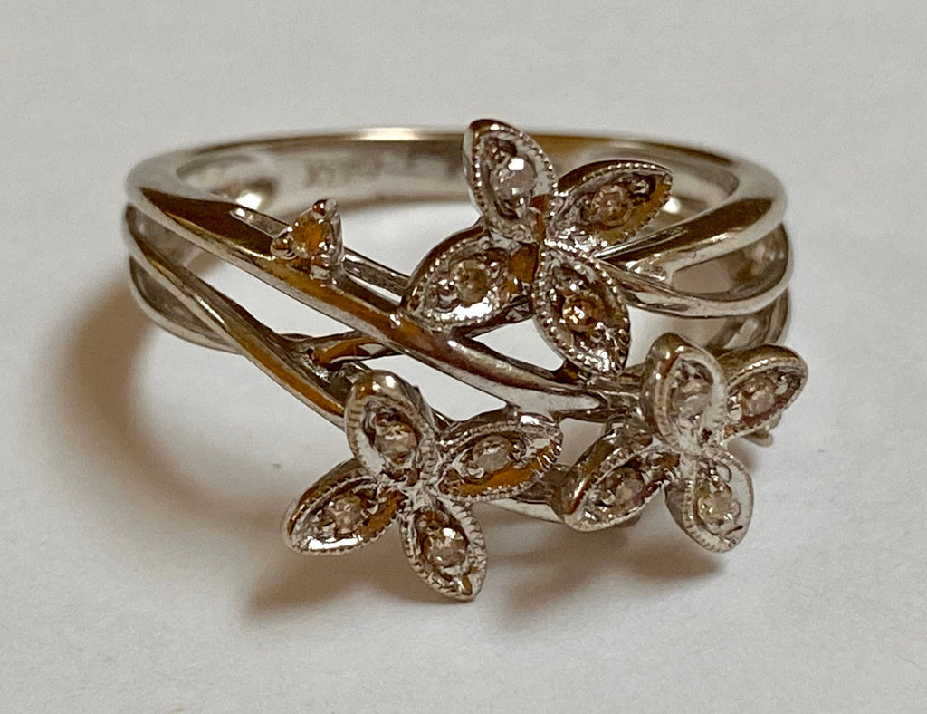 10K White Gold Diamond Flower Ring - Size 7 1/4