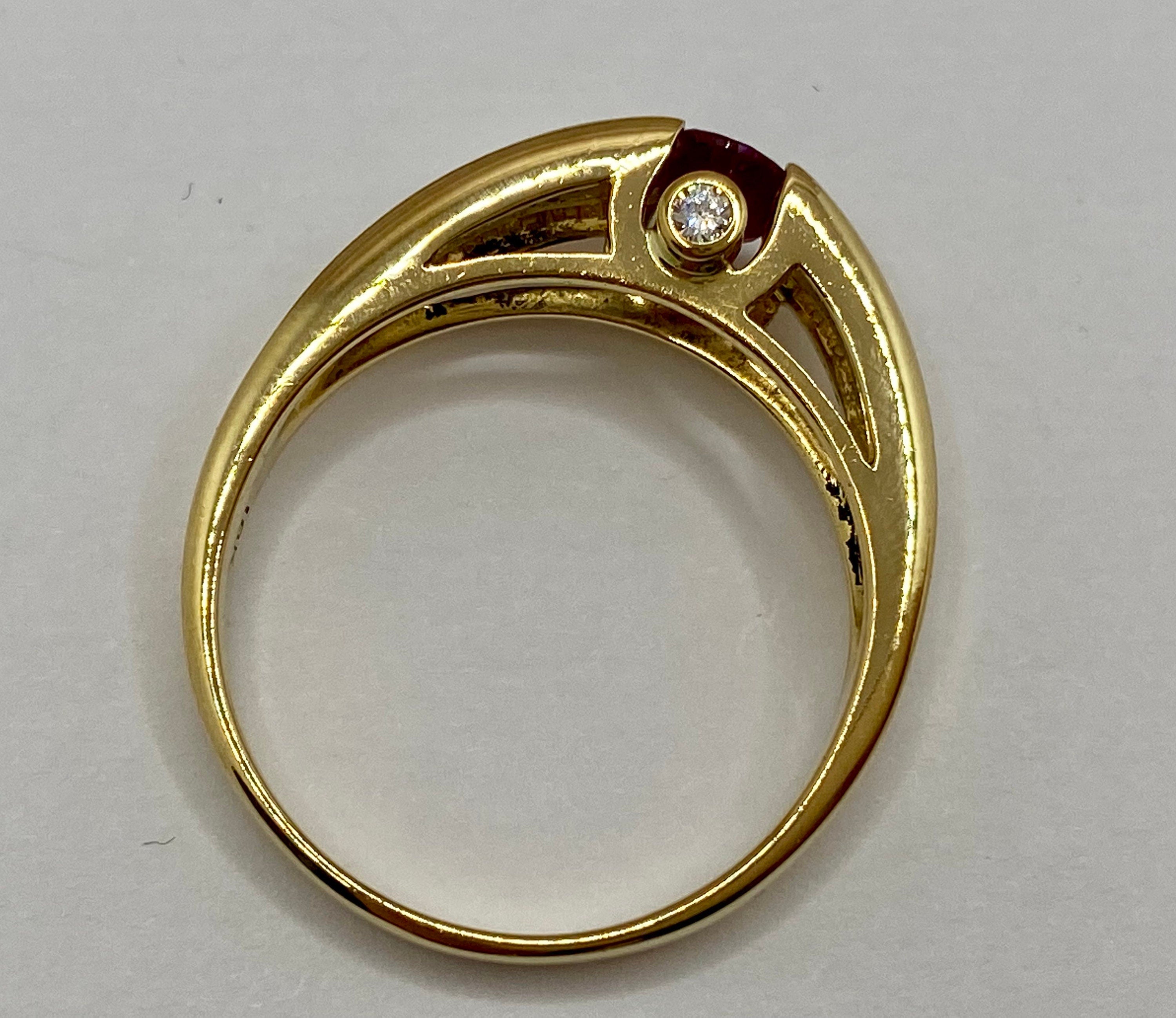 18K Solid Yellow Gold Diamond And Ruby Ring!!!! SIze  9 1/4