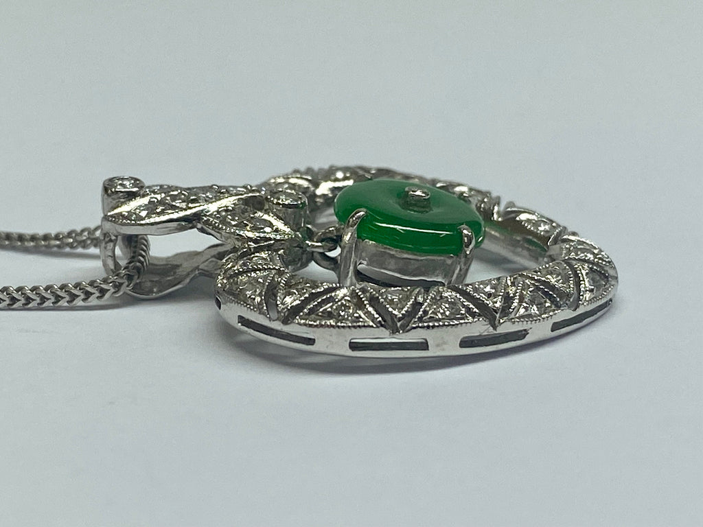 18K White Gold Diamond & Jadeite Jade Heart Pendant Necklace