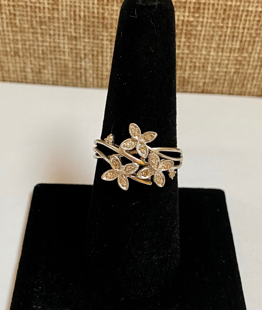 10K White Gold Diamond Flower Ring - Size 7 1/4