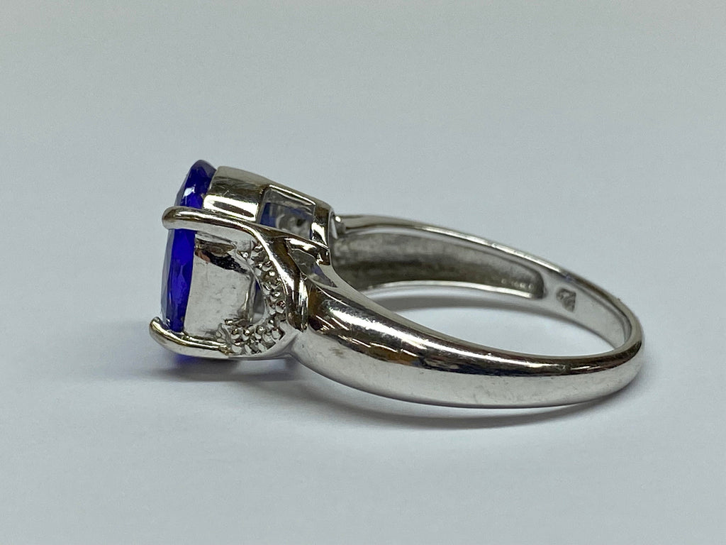 18K White Gold Tanzanite & Diamond Ring - Size 7