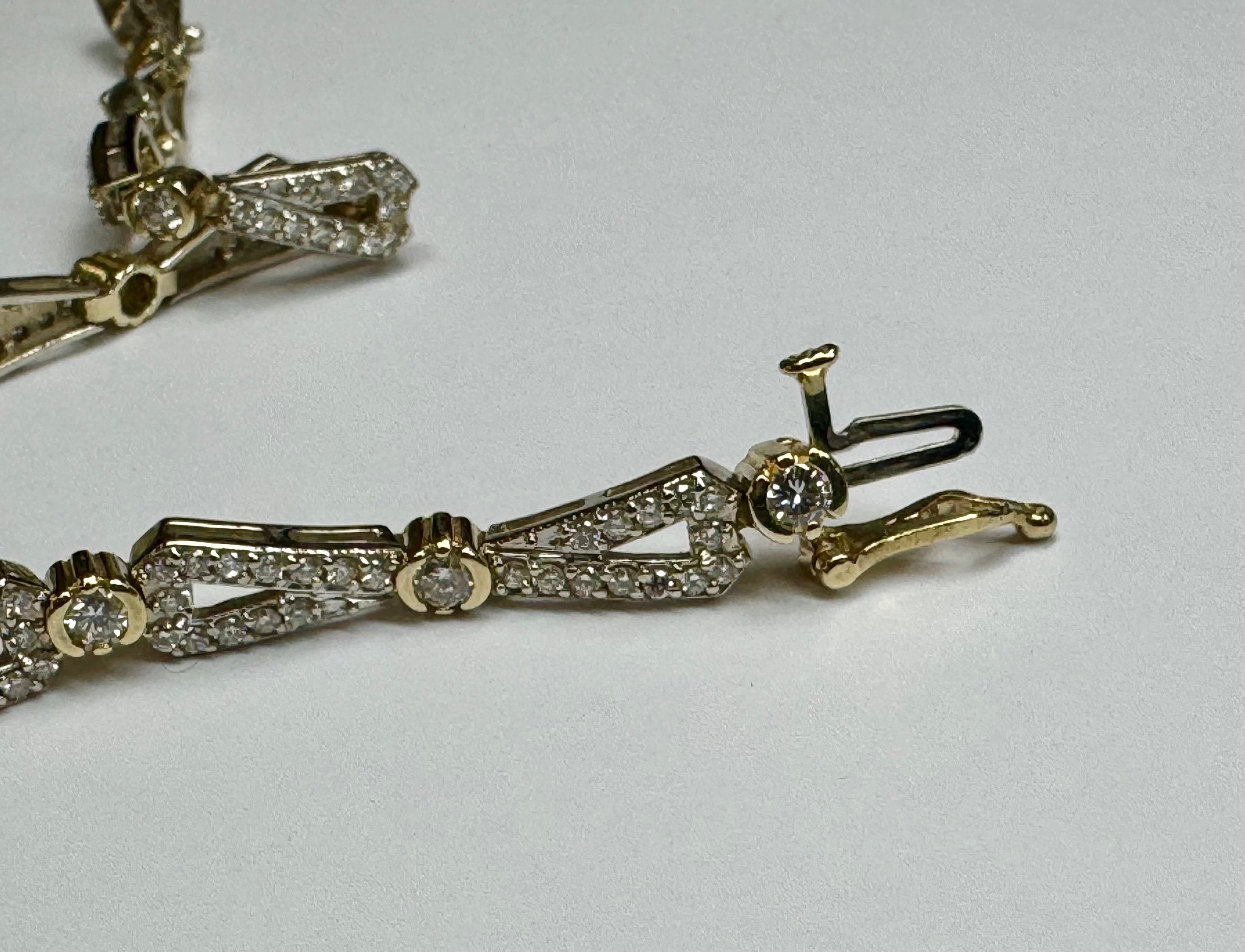 14K Gold Diamond Bow Bracelet - 2.5 ct, 7.5"