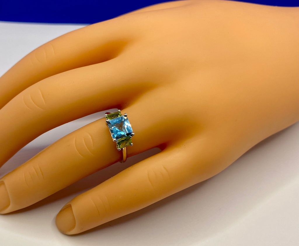 14K White Gold Emerald Cut Aquamarine and Peridot Ring