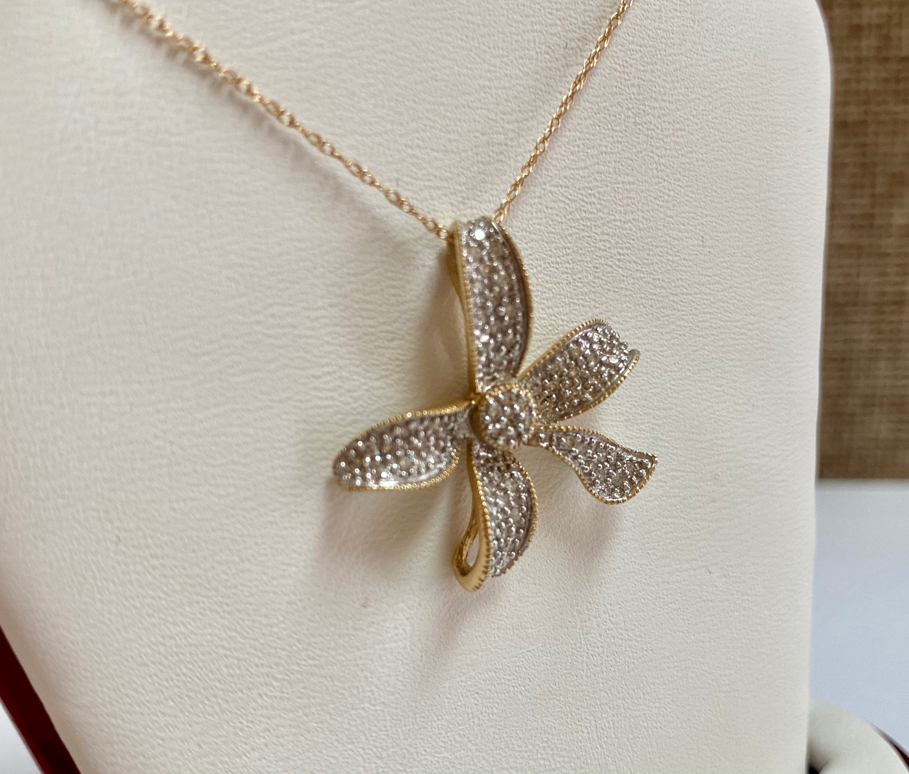 14K Yellow Solid Gold Necklace And Flower Pendant With Diamond Accents!!!!
