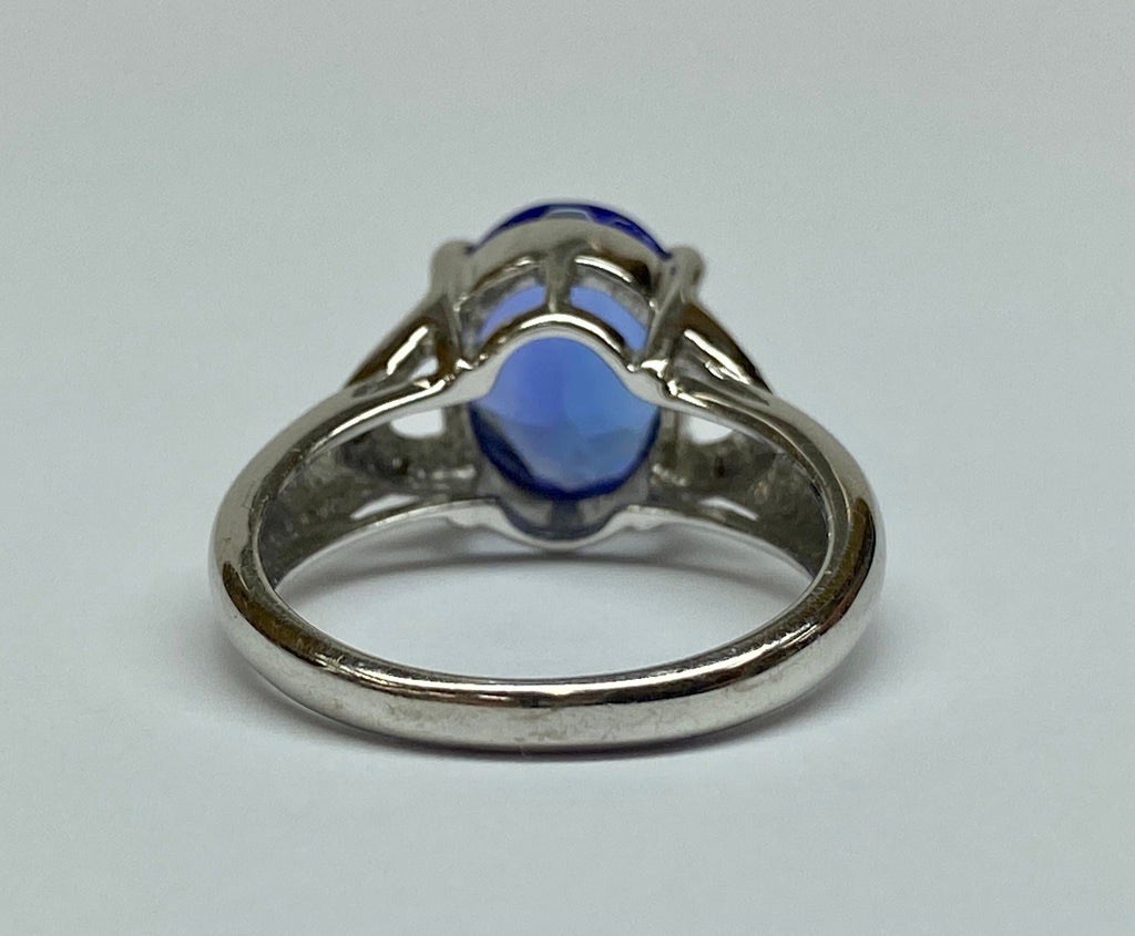 18K White Gold Tanzanite & Diamond Ring - Size 7