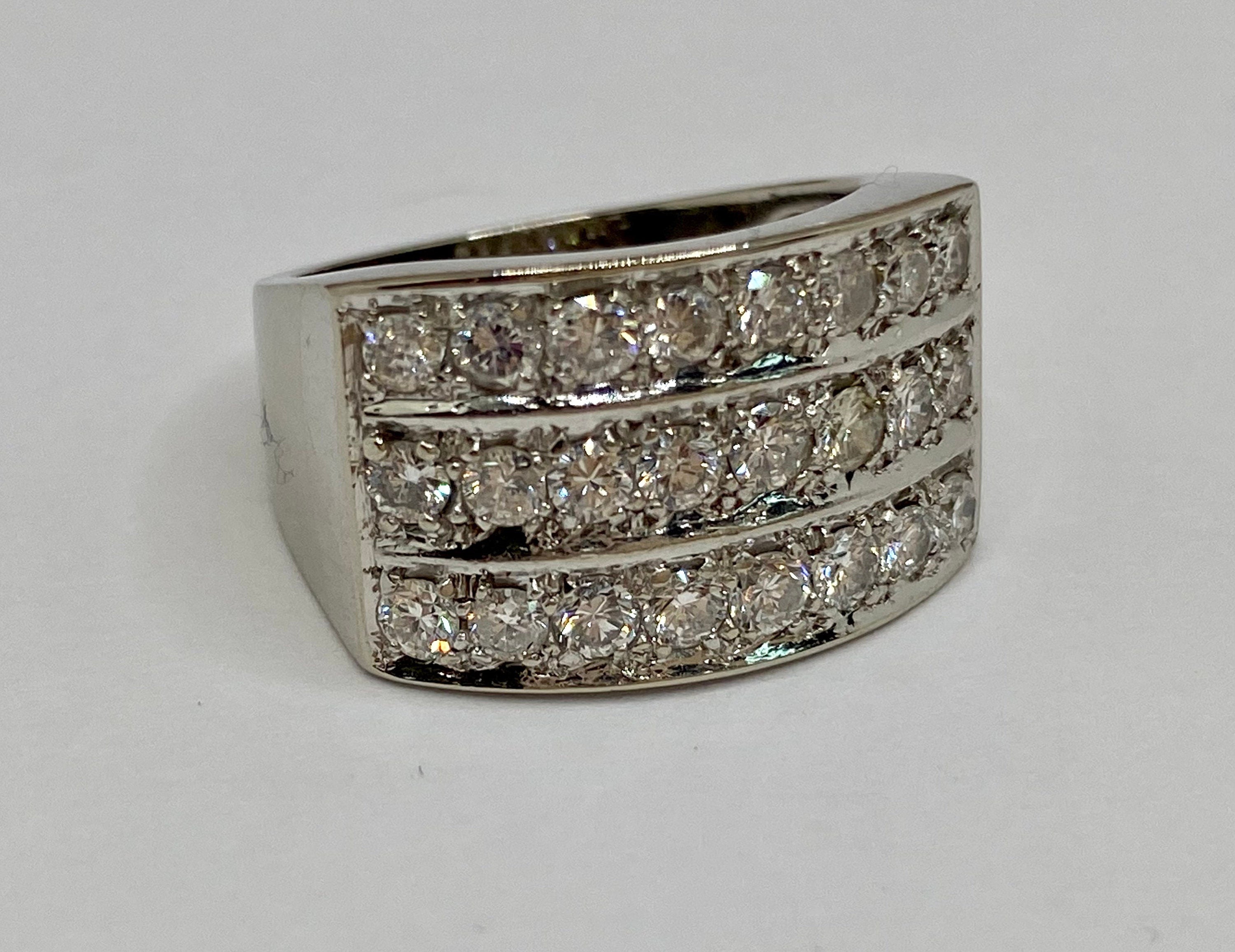 14K Solid White Gold And Diamond Unisex Ring !!!