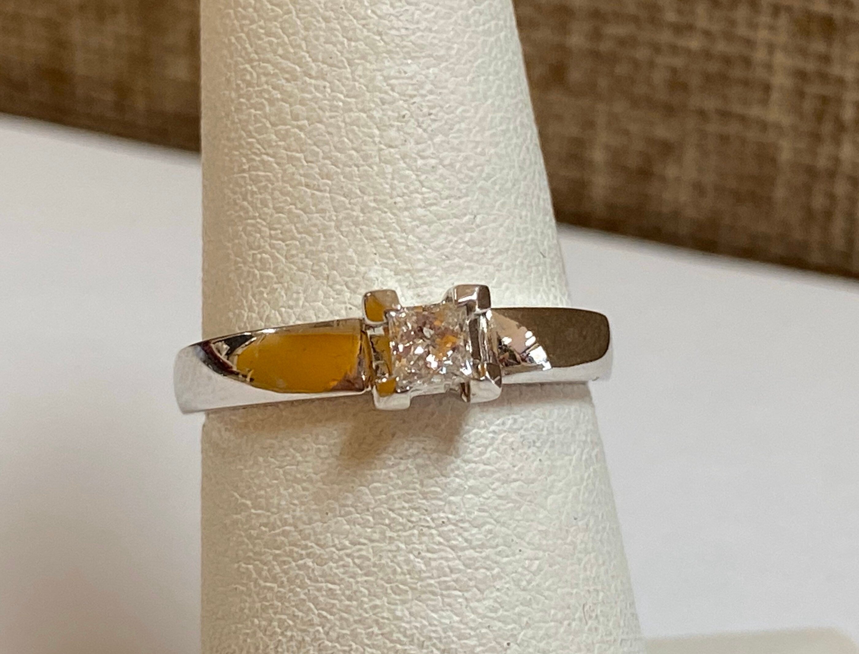 14K White Solid Gold Diamond Wedding/Engagement Ring !!!!! Size 7