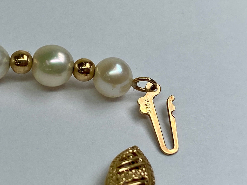 14K Yellow Gold Pearl Bracelet with Fancy Clasp