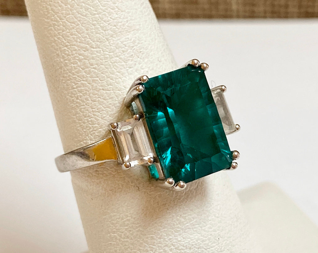 10K White Gold Emerald Cut Green Stone CZ Ring - Size 6.5