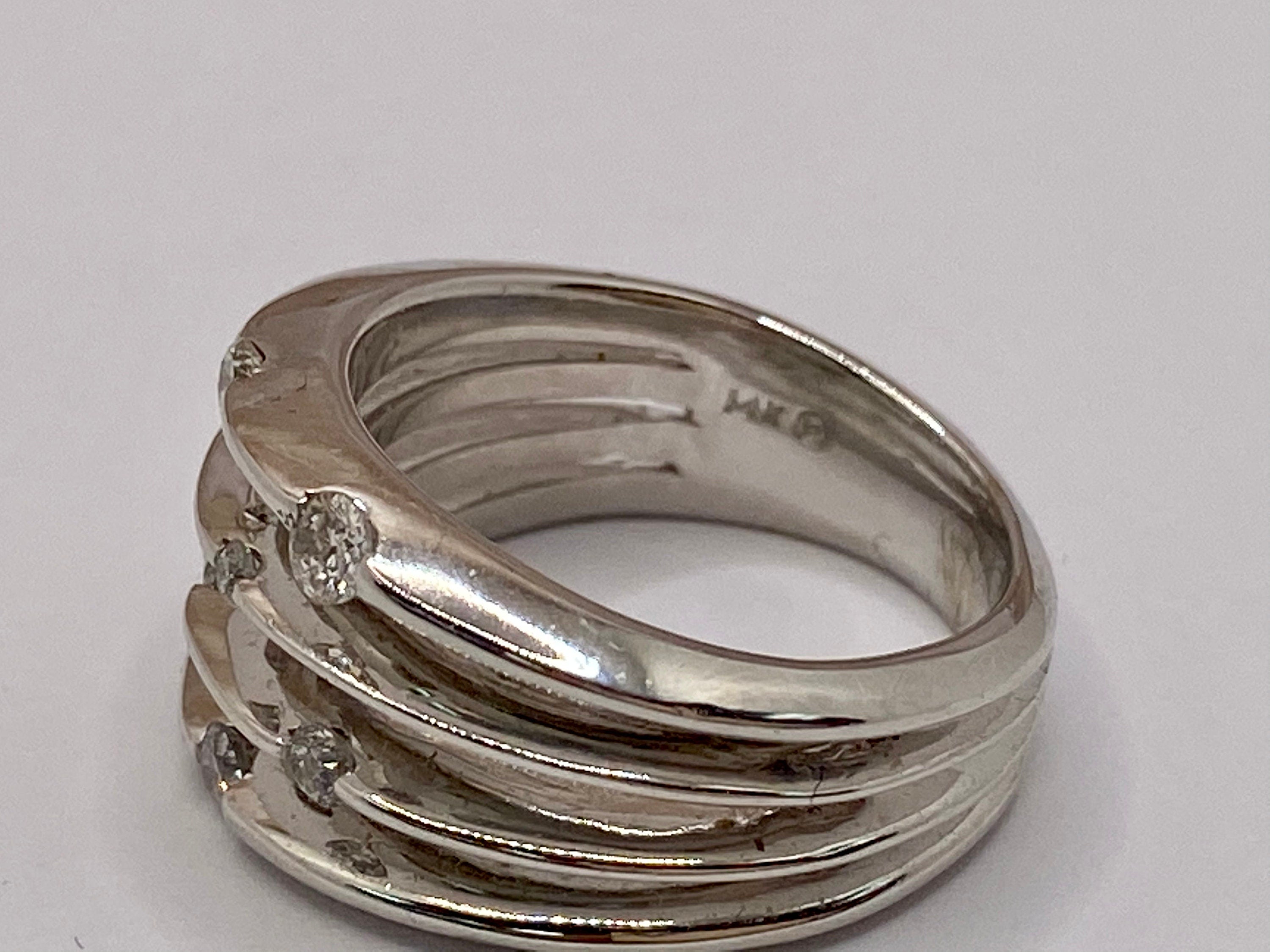 14k White Gold Diamond Ring - Size 6