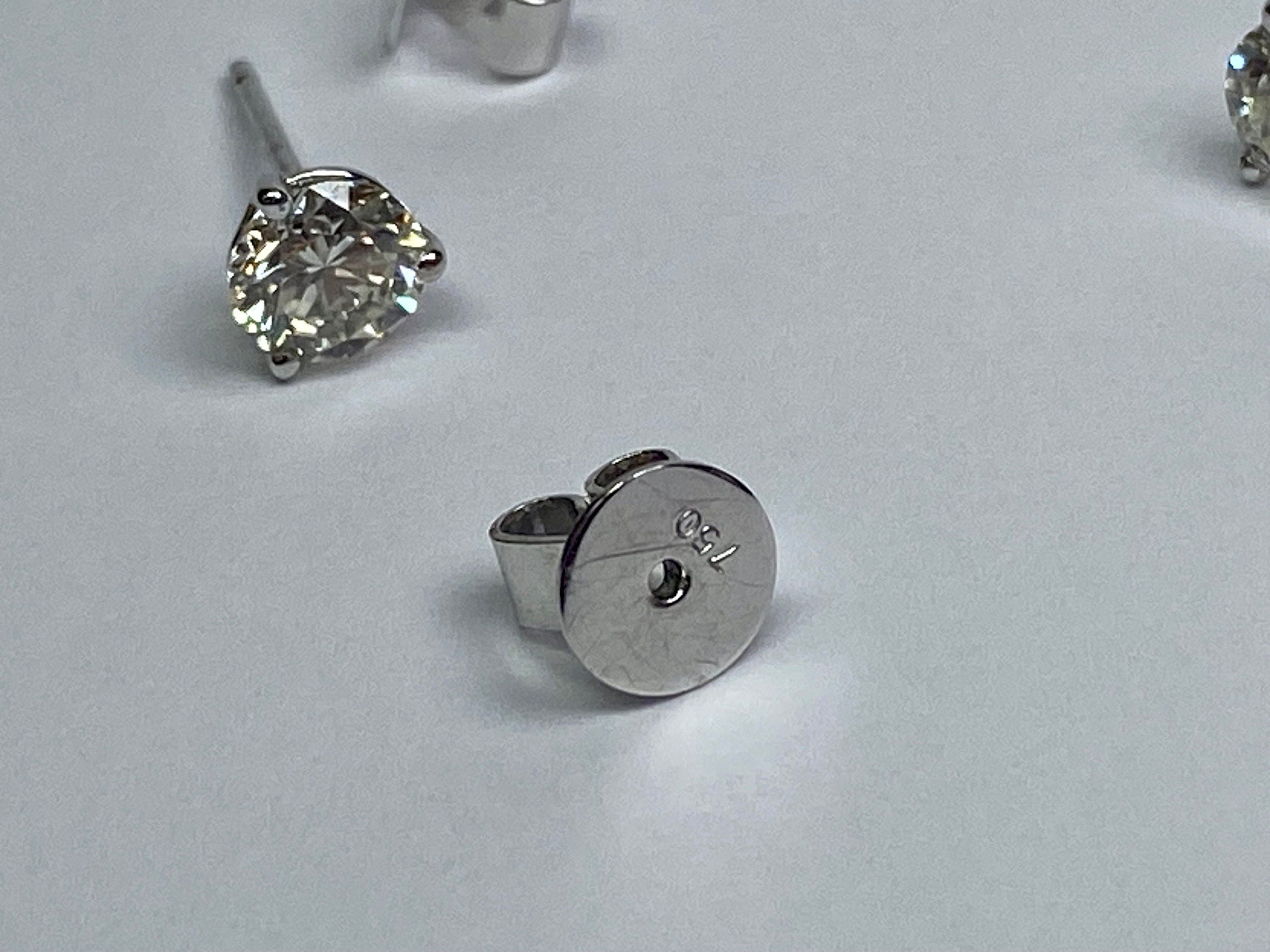 18K White Gold Diamond Stud Earrings: 0.5ct, 5.2mm