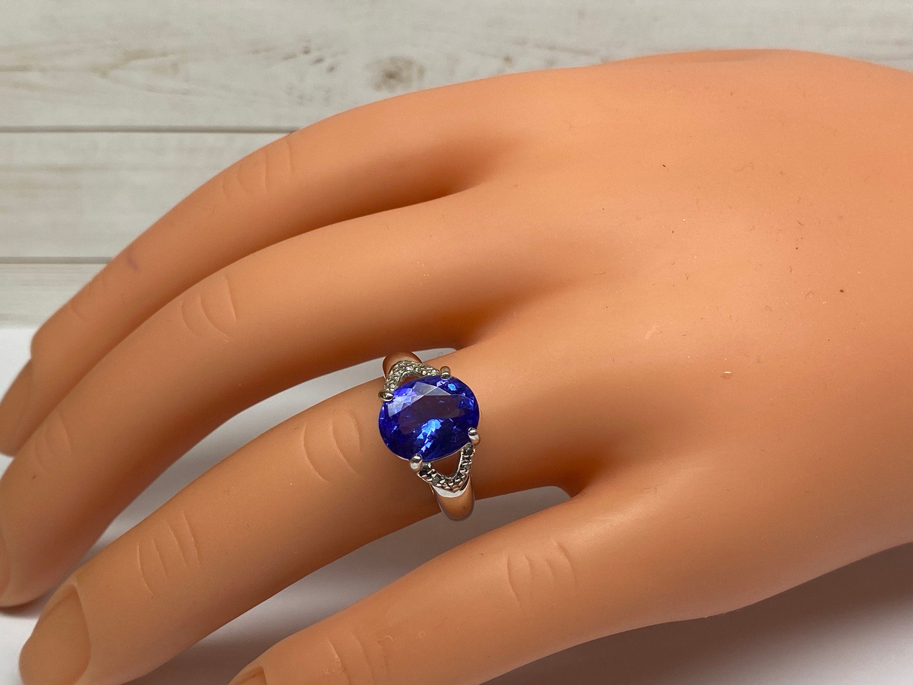 18K White Gold Tanzanite & Diamond Ring - Size 7