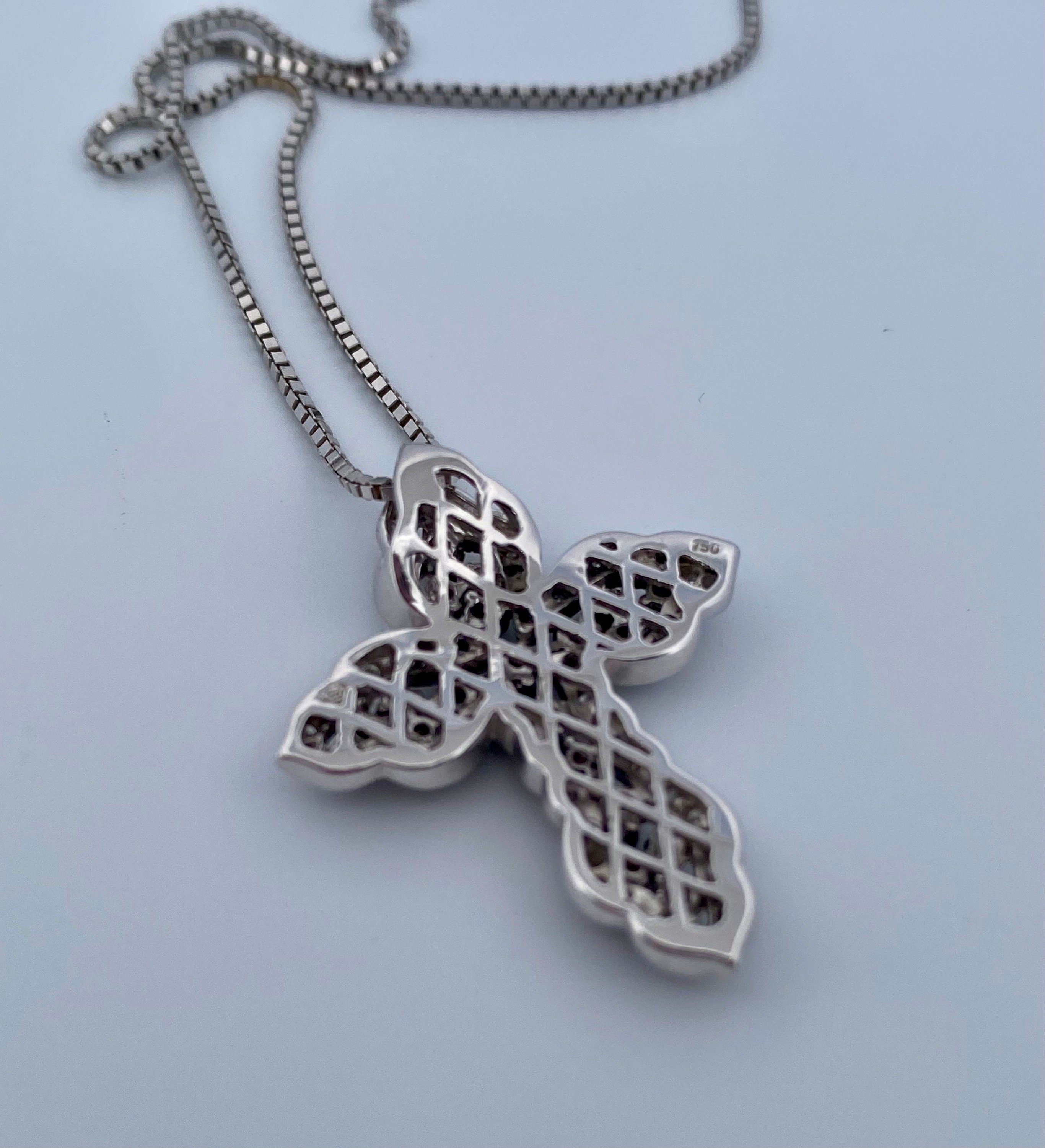 18K White Gold Diamond Cross Pendant: Champagne & White Diamonds