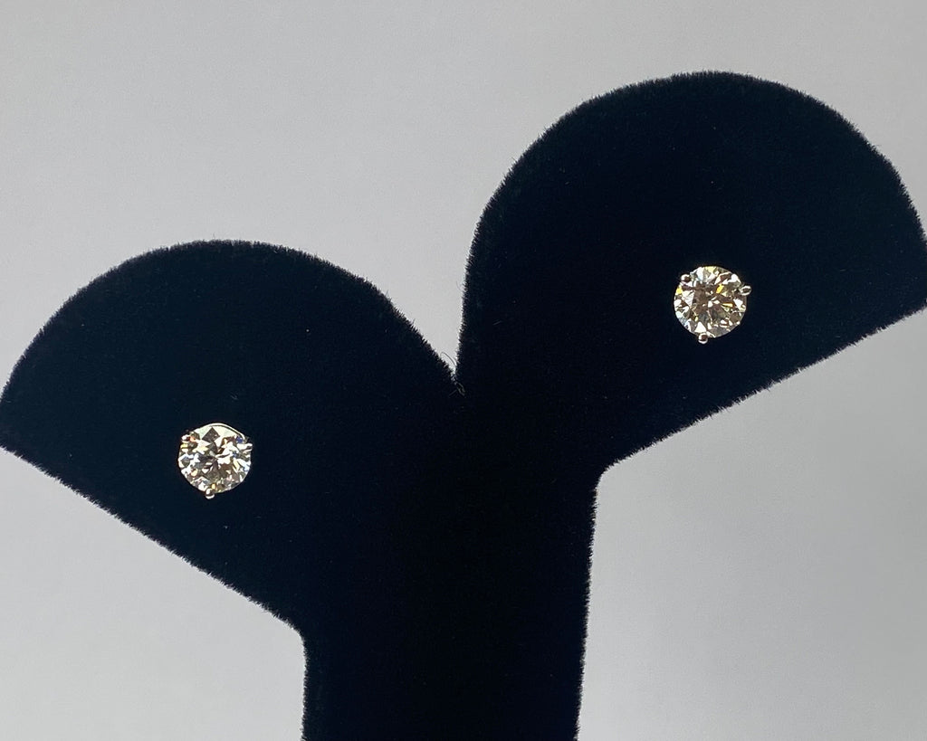 18K White Gold Diamond Stud Earrings: 0.5ct, 5.2mm