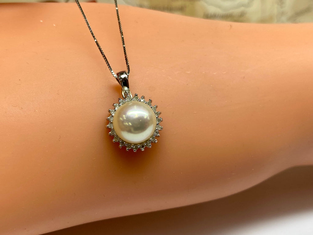 14K White Gold Pearl Diamond Pendant Necklace