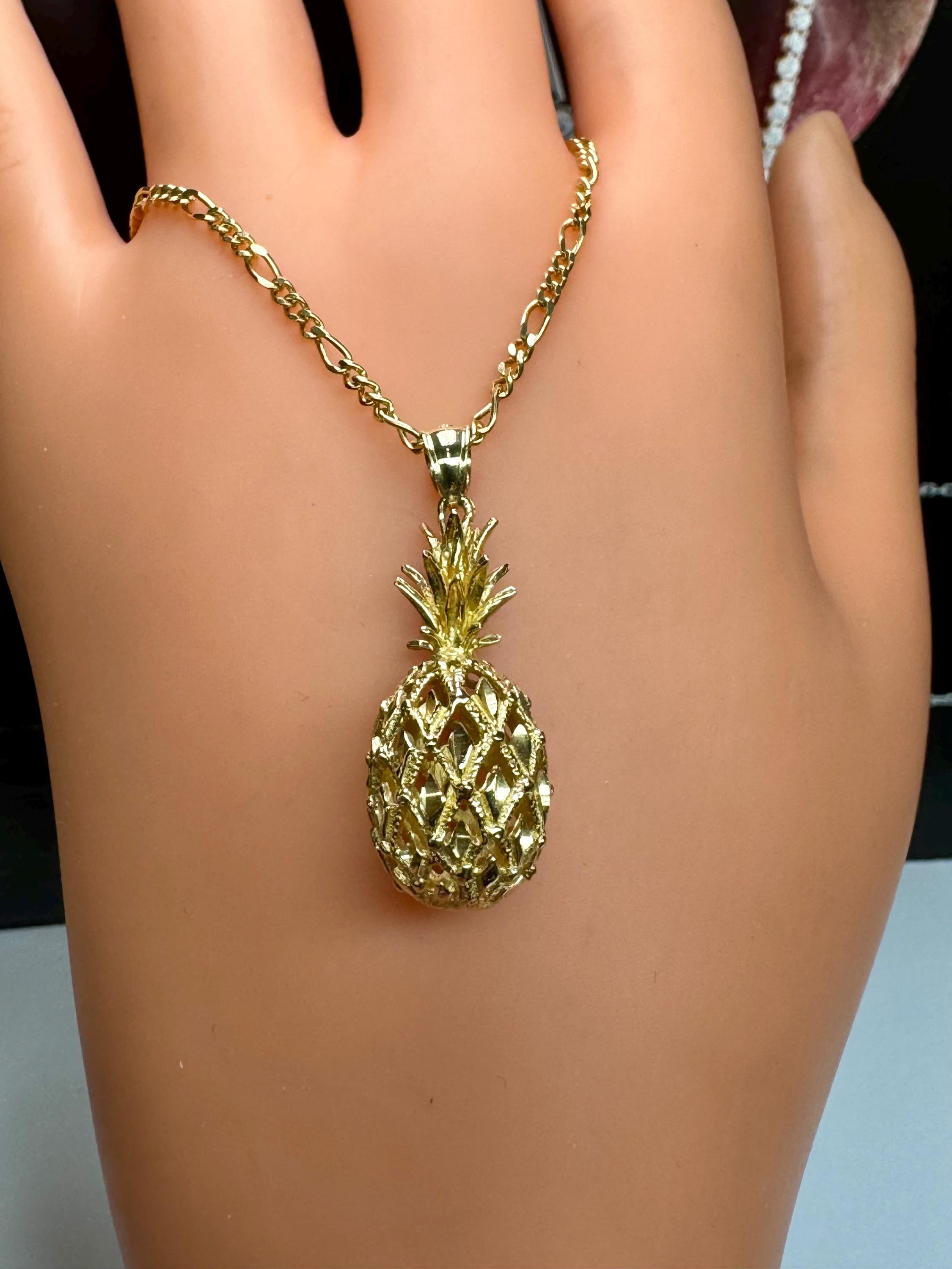 14K Yellow Gold 3D Pineapple Pendant, Hawaiian Charm