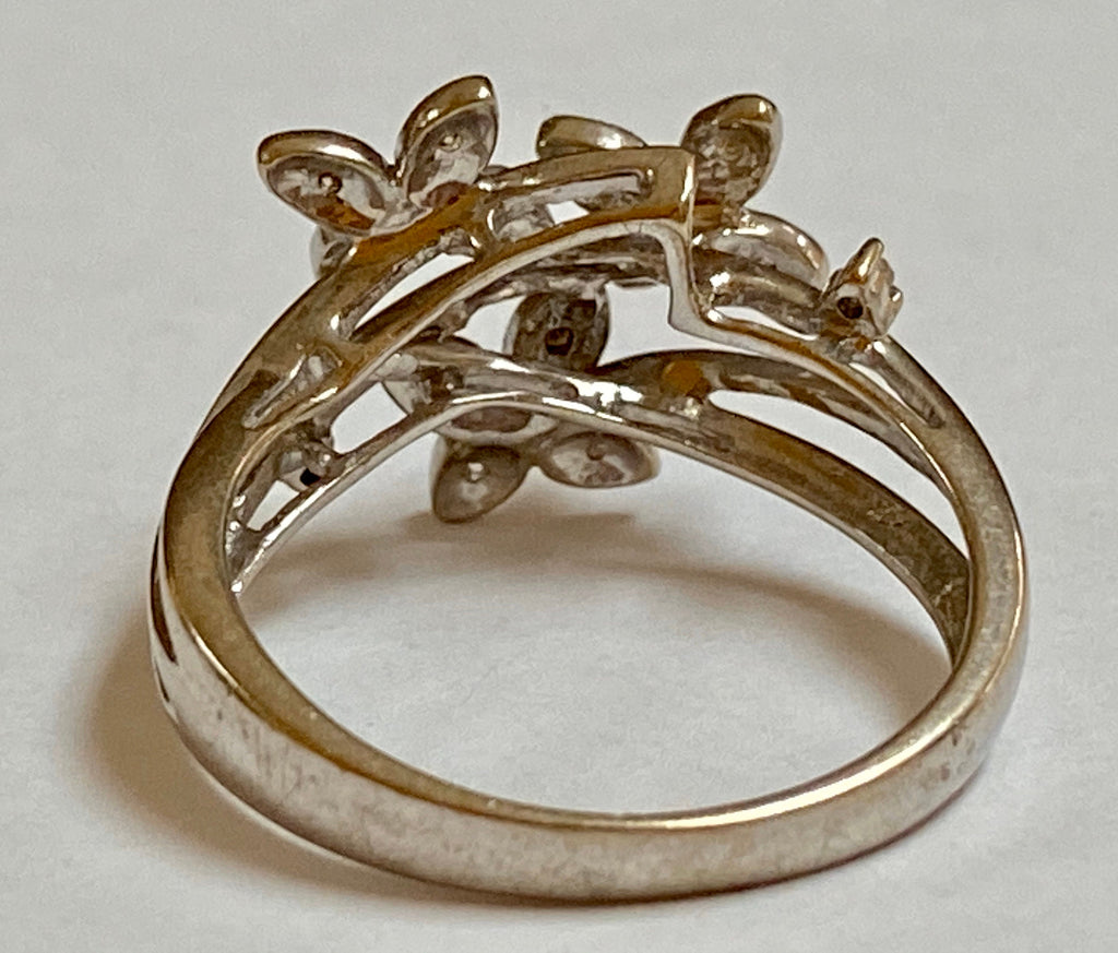 10K White Gold Diamond Flower Ring - Size 7 1/4