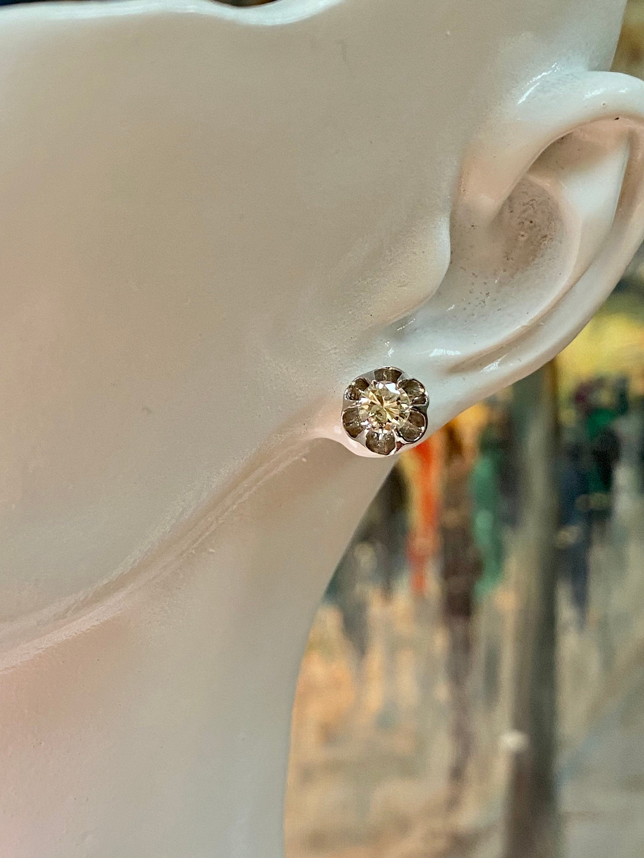 14K White Gold Diamond Stud Earrings: Flower Design, 0.5ct TCW