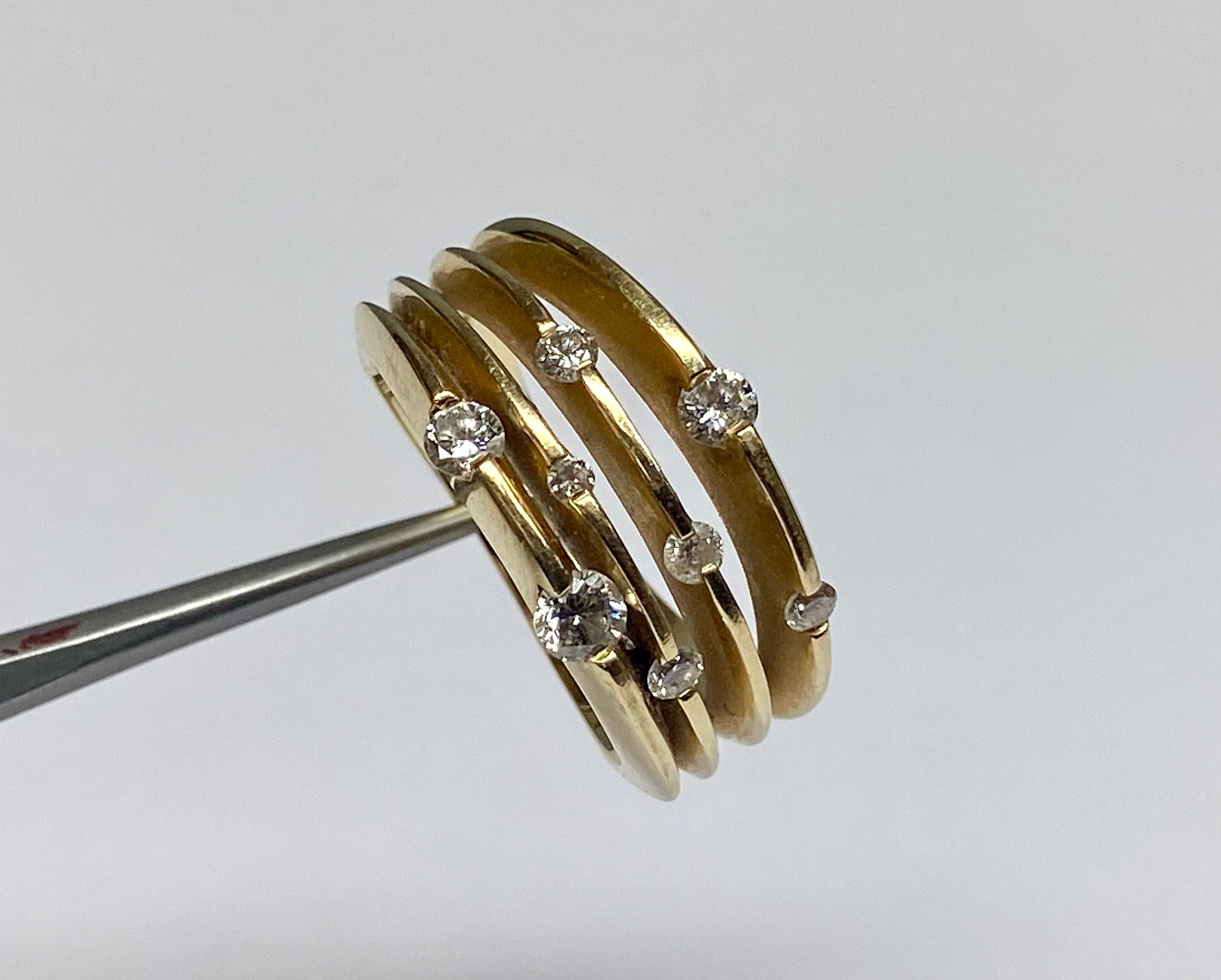 14k Yellow Gold Diamond Ring - Size 7