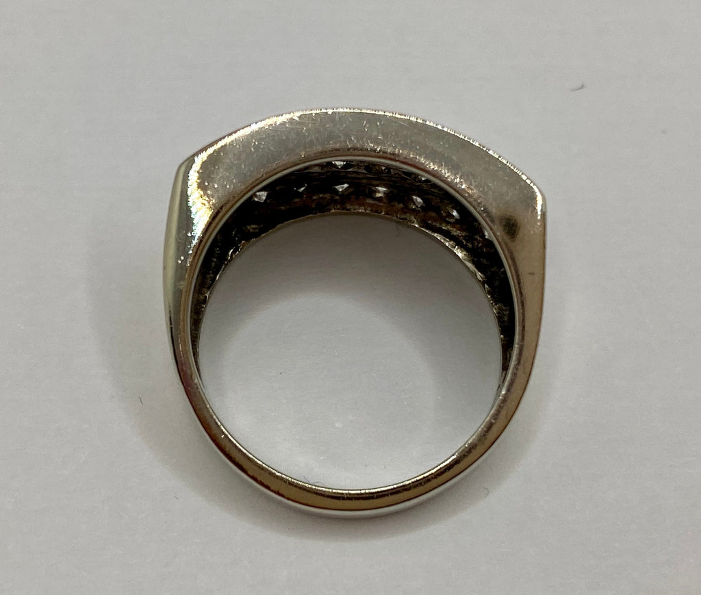 14K Solid White Gold And Diamond Unisex Ring !!!
