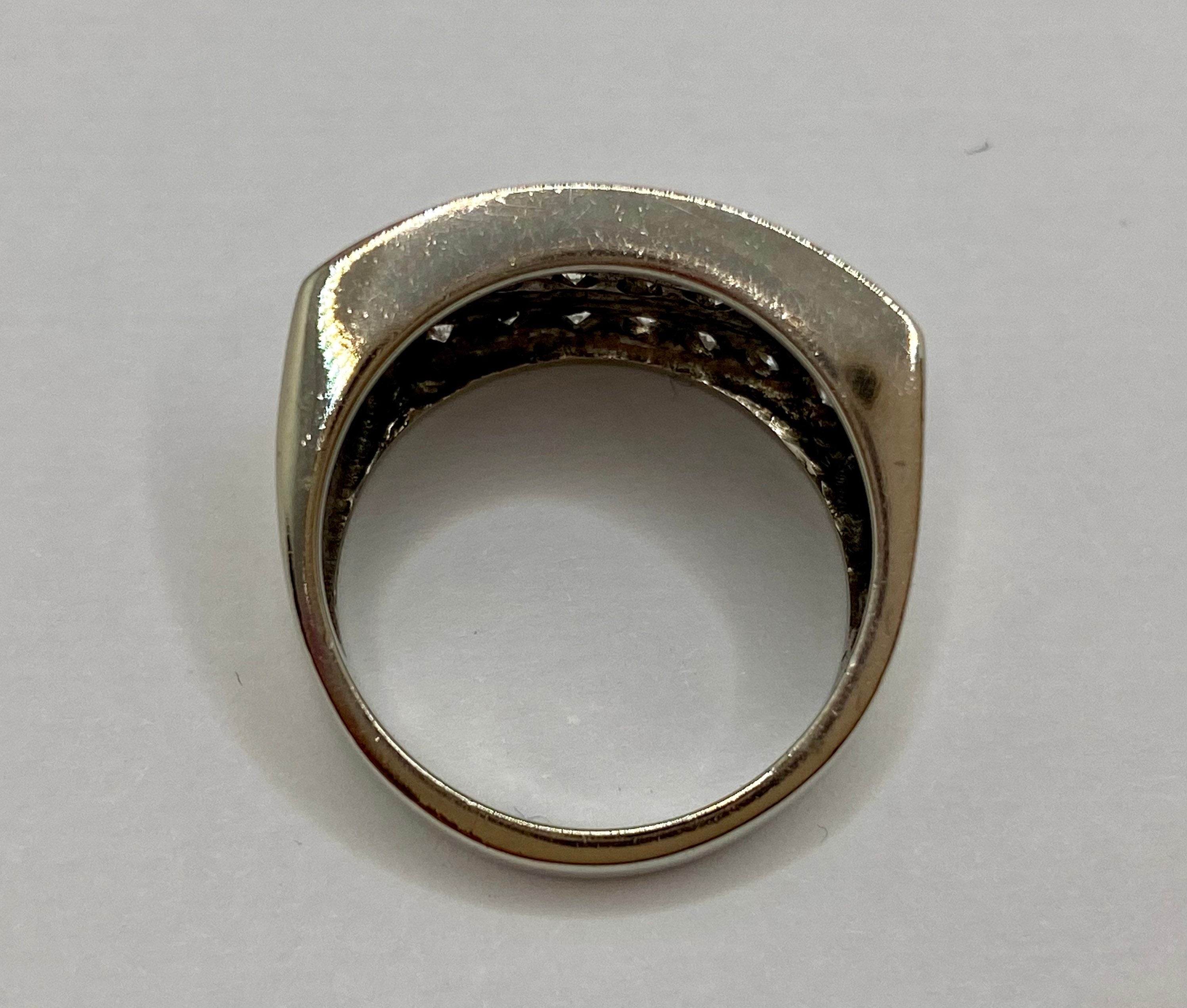 14K Solid White Gold And Diamond Unisex Ring !!!