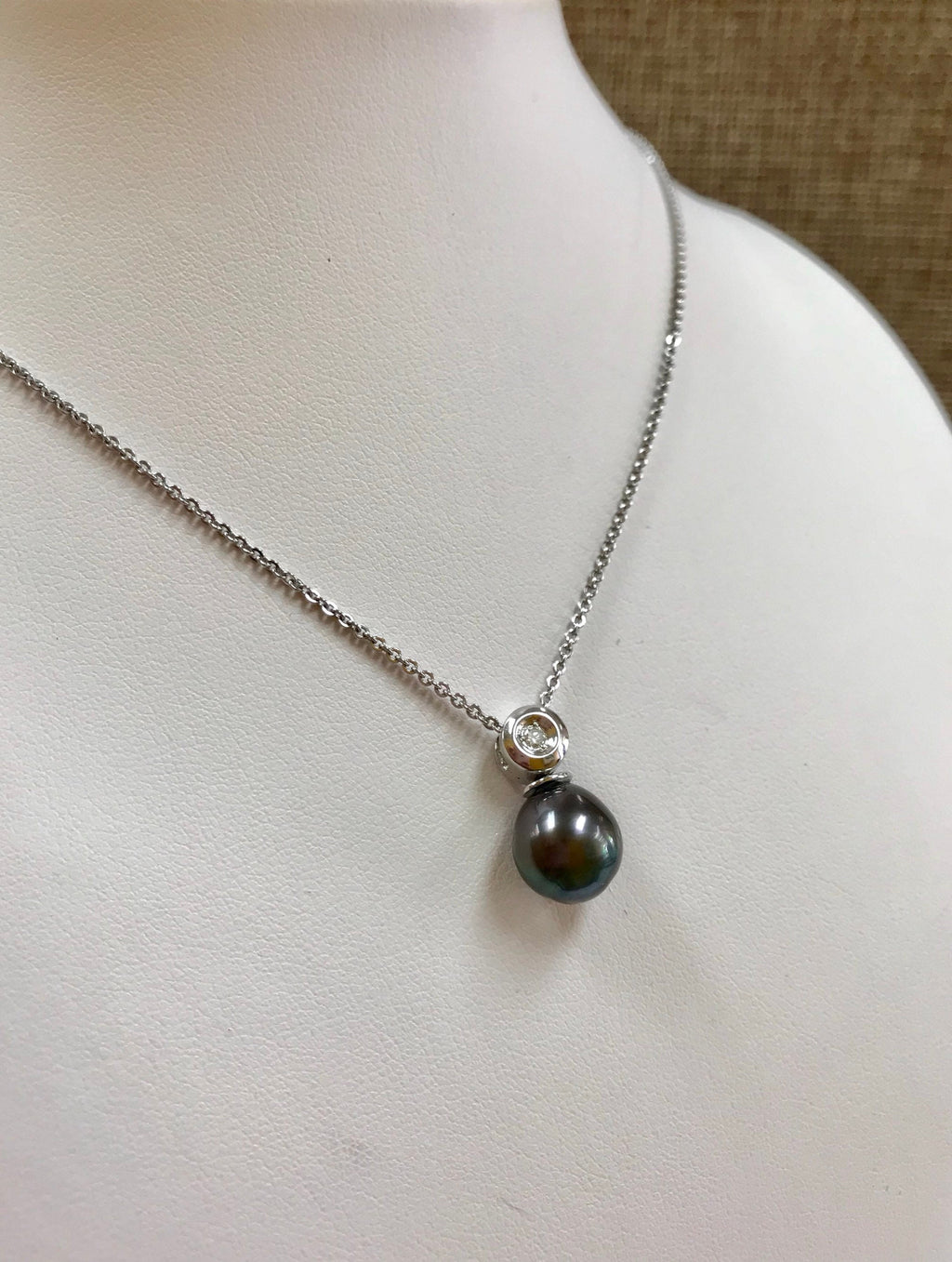 14K Solid White Gold Chain With Black Tahitian Pearl And Diamond Necklace!!!