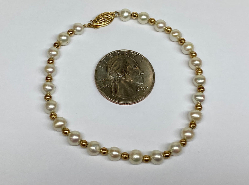 14K Yellow Gold Pearl Bracelet with Fancy Clasp