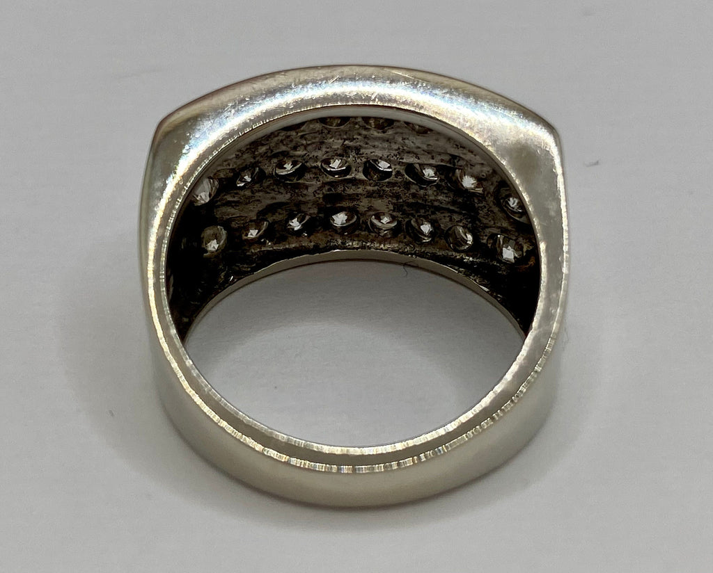 14K Solid White Gold And Diamond Unisex Ring !!!