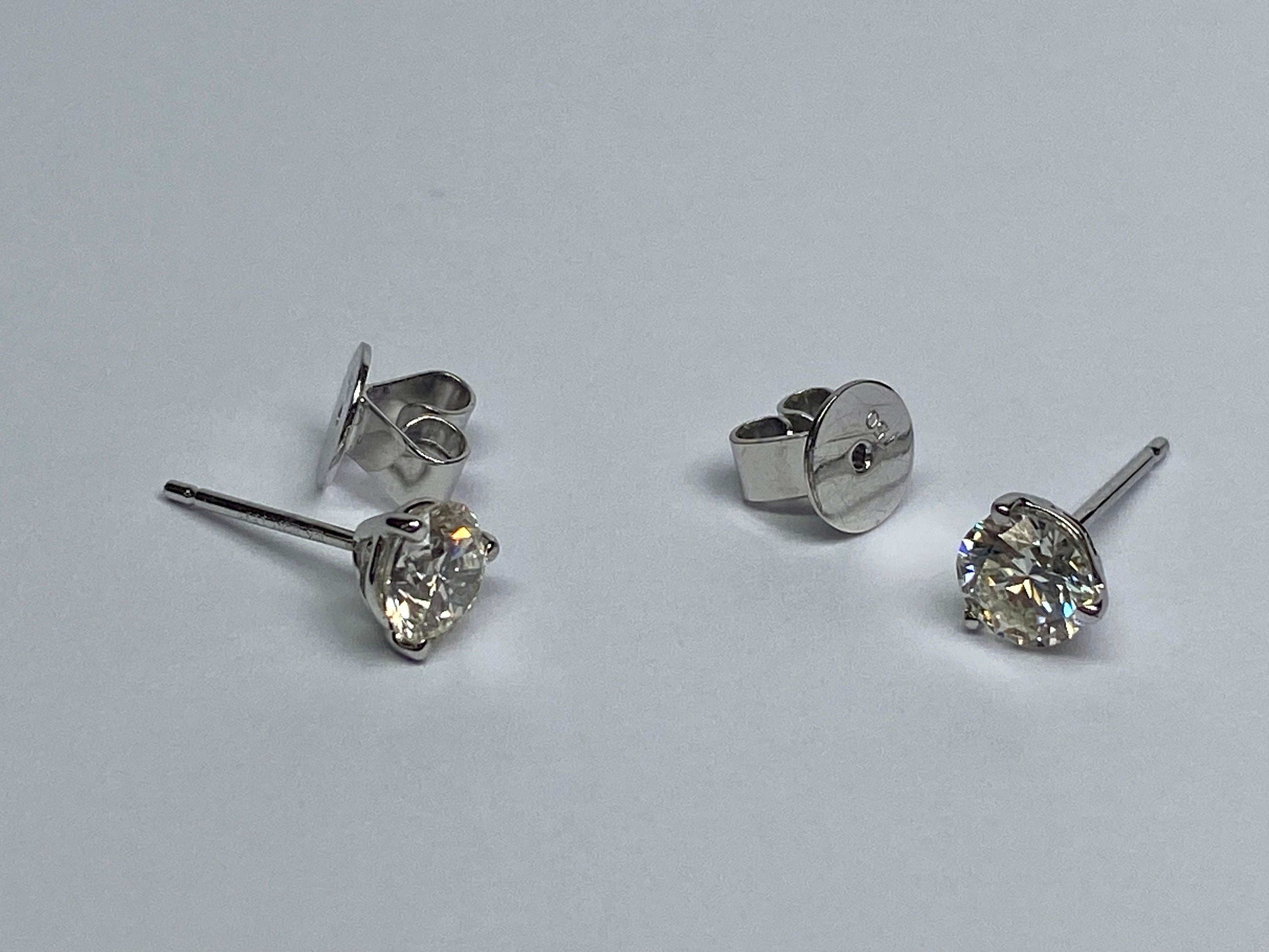 18K White Gold Diamond Stud Earrings: 0.5ct, 5.2mm