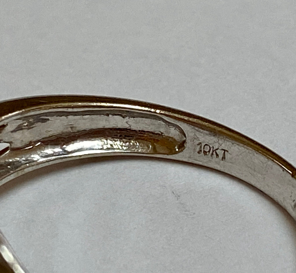 10K White Gold Diamond Flower Ring - Size 7 1/4