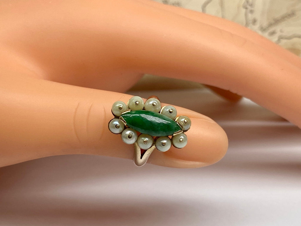 14K Yellow Gold Green Jade & Seed Pearl Ring - Size 4 1/2