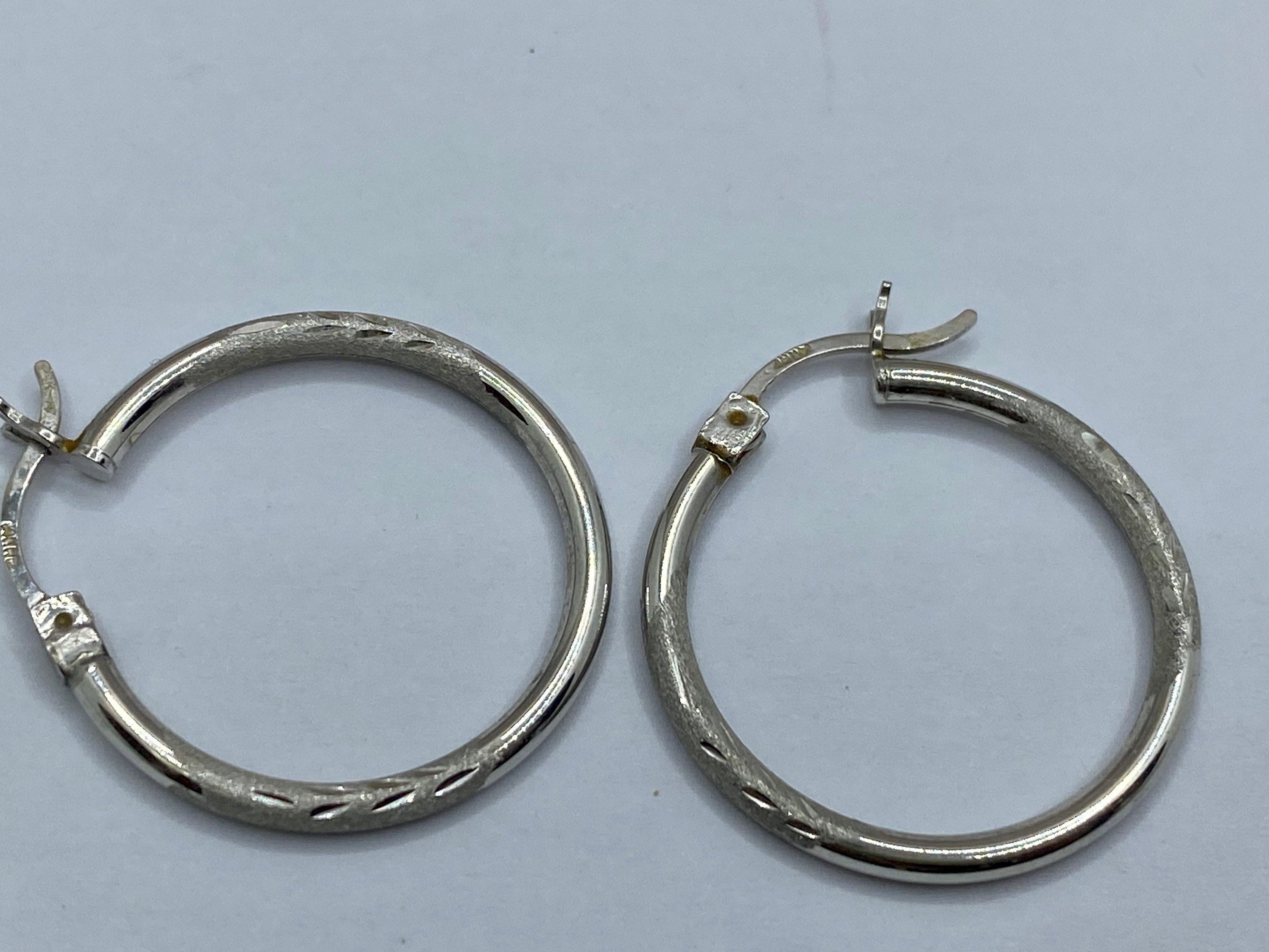 14K White Gold Hoop Earring Set !!!