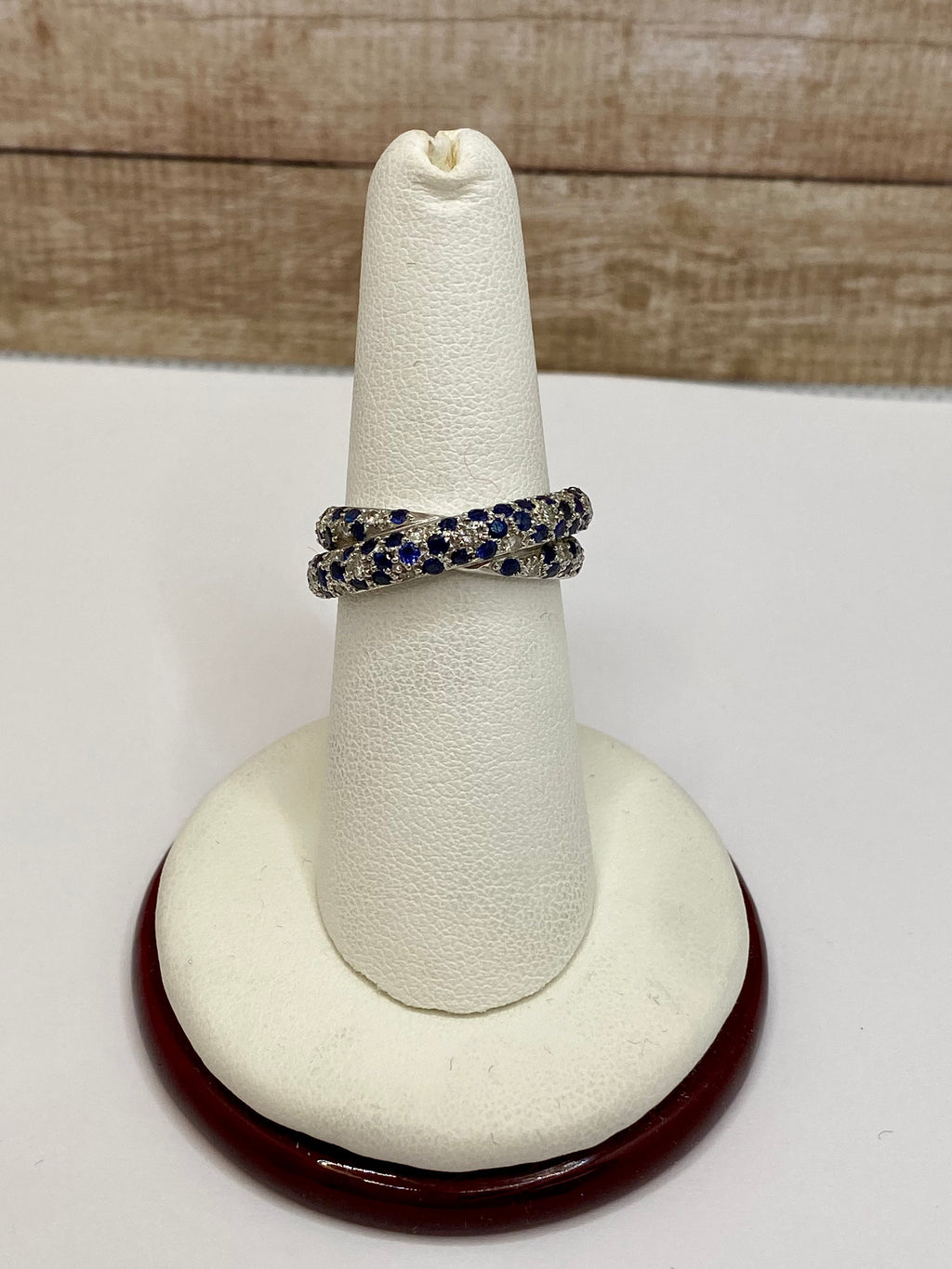 18K White Gold Twisted Ring: Sapphire and Diamond Accent