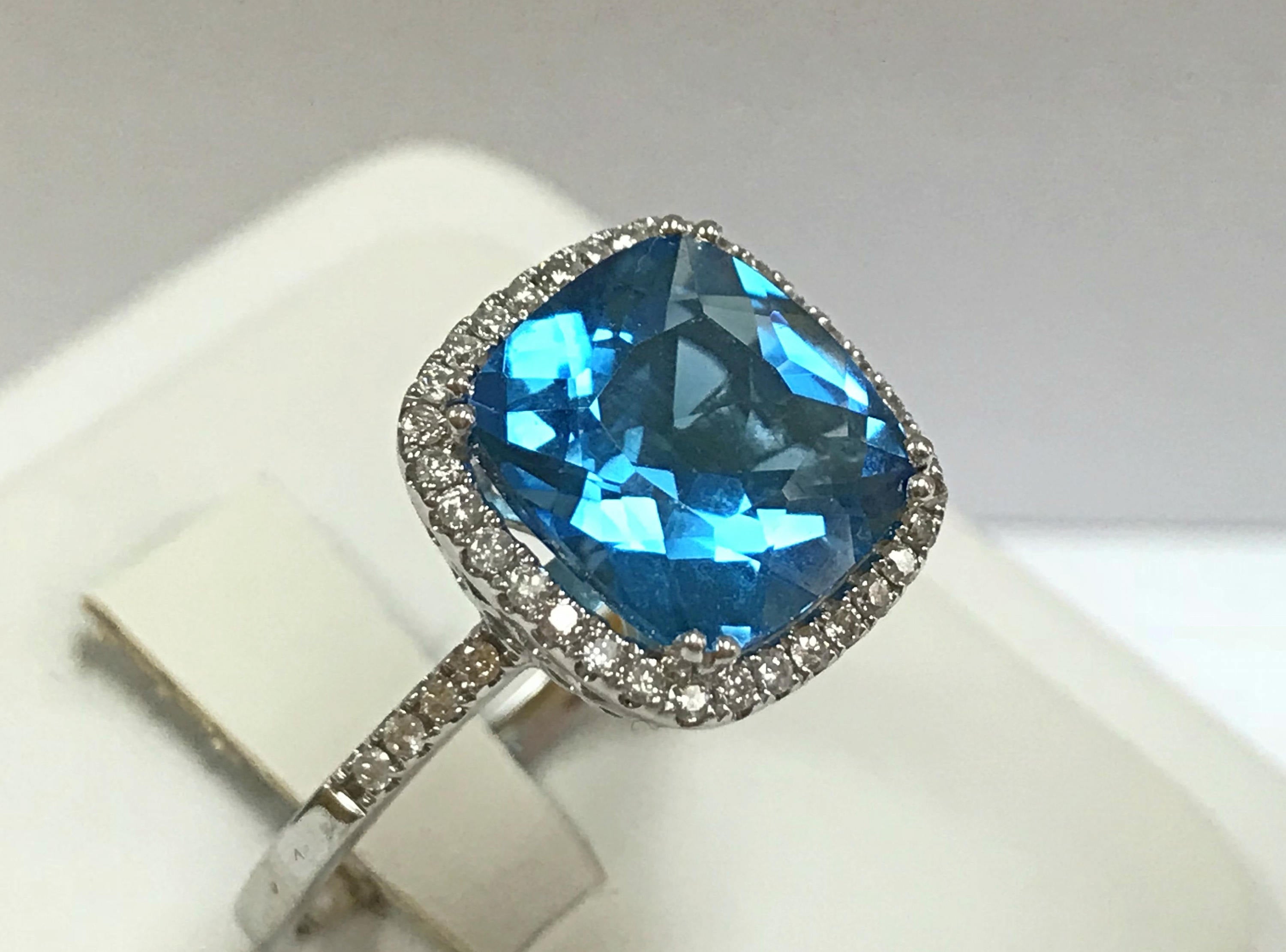 14K White Gold Blue Topaz Diamond Ring - Size 9 3/4