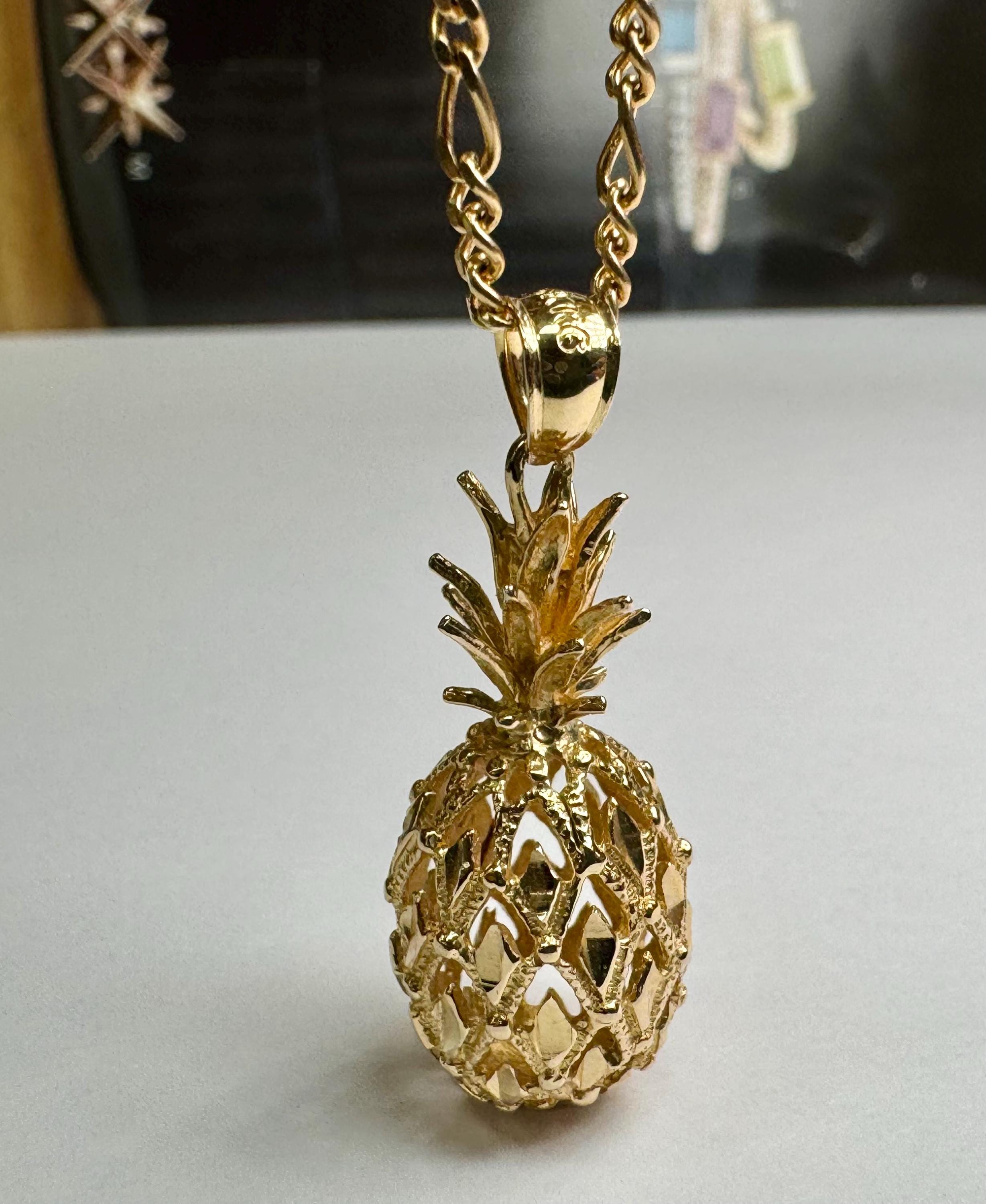 14K Yellow Gold 3D Pineapple Pendant, Hawaiian Charm