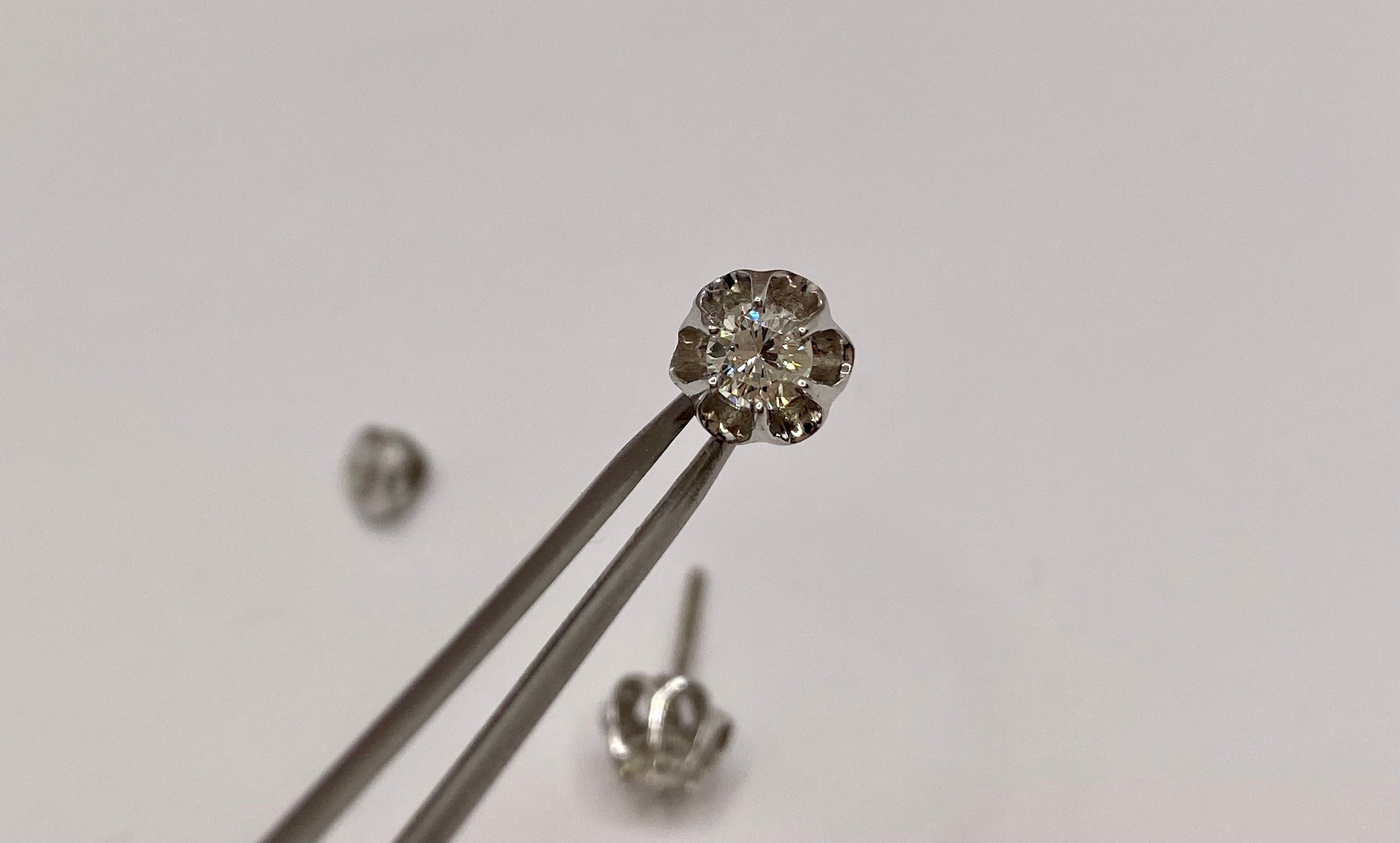 14K White Gold Diamond Stud Earrings: Flower Design, 0.5ct TCW
