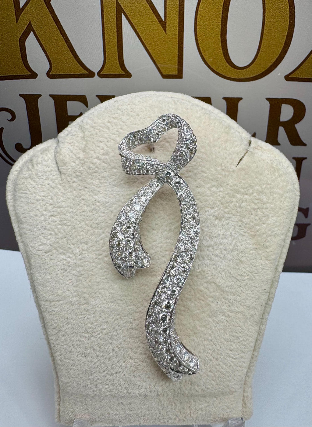 18K White Gold Diamond Brooch: Heart-Ribbon Design ALOPA Luxury Pin
