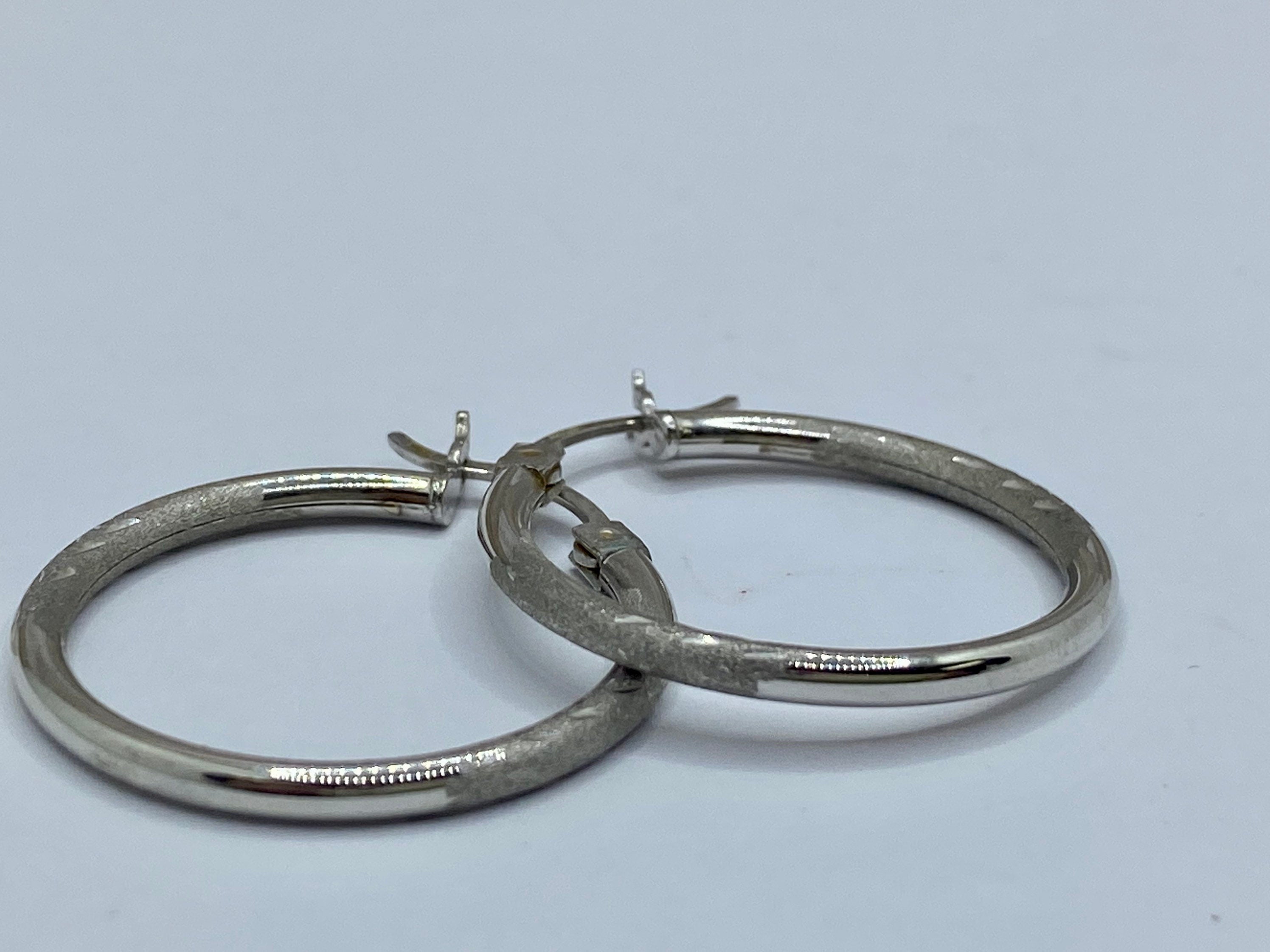 14K White Gold Hoop Earring Set !!!