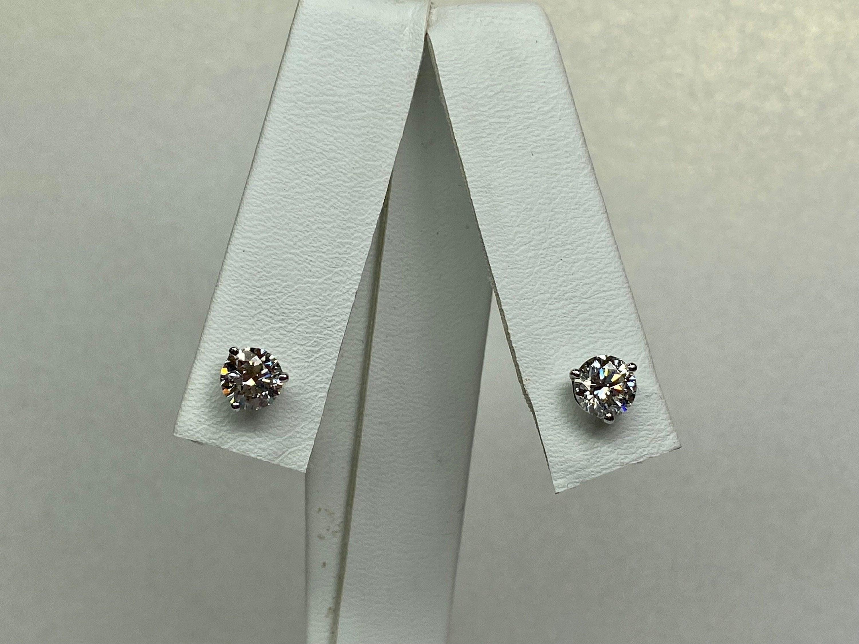 18K White Gold Diamond Stud Earrings: 0.5ct, 5.2mm