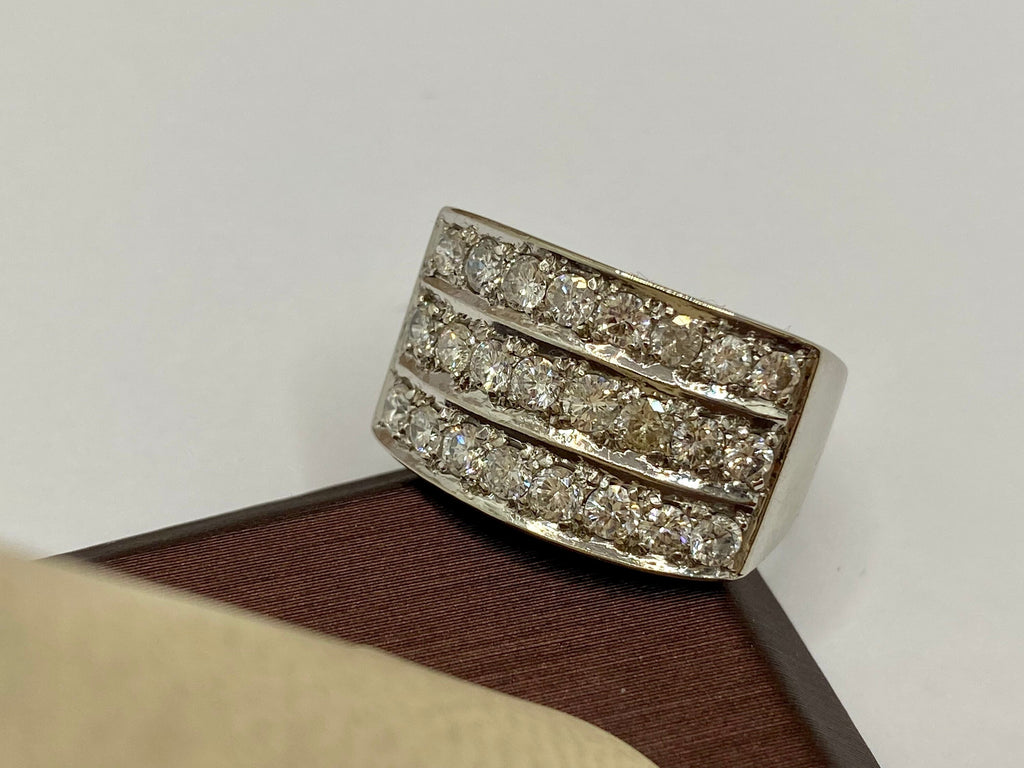 14K Solid White Gold And Diamond Unisex Ring !!!